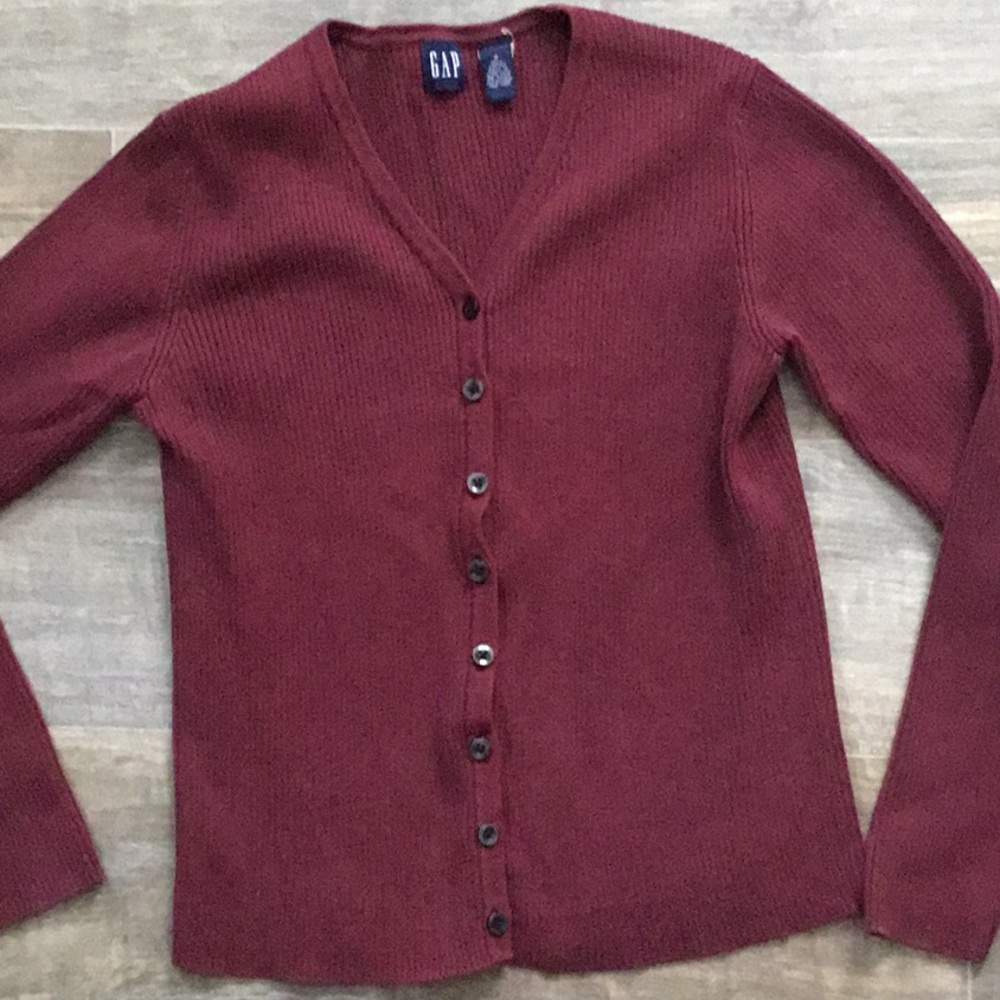 Gap wine colored buttoned up the front long sleeved ribbed sweater-cover… - Picture 13 of 14